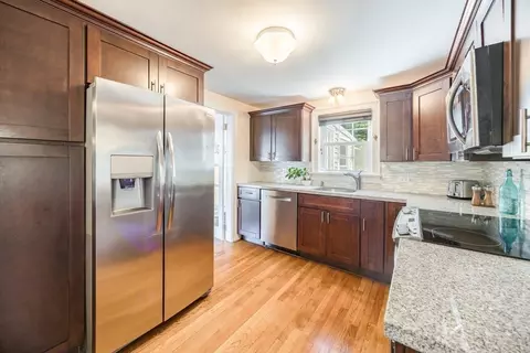18 Wescroft Rd, Reading, MA 01867 photo 8