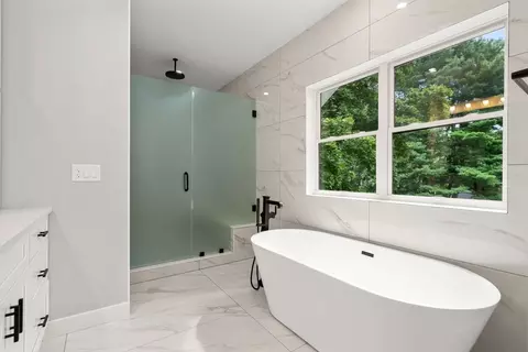 Bath - 48 Cypress Rd, Milton, MA 02186 photo 2 of 6