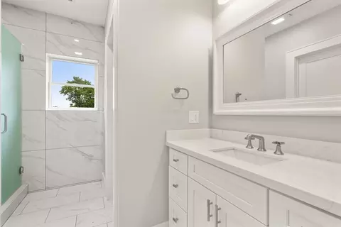 Bath - 48 Cypress Rd, Milton, MA 02186 photo 4 of 6
