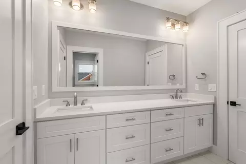 Bath - 48 Cypress Rd, Milton, MA 02186 photo 5 of 6