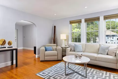 116 Floral St #6, Newton, MA 02461