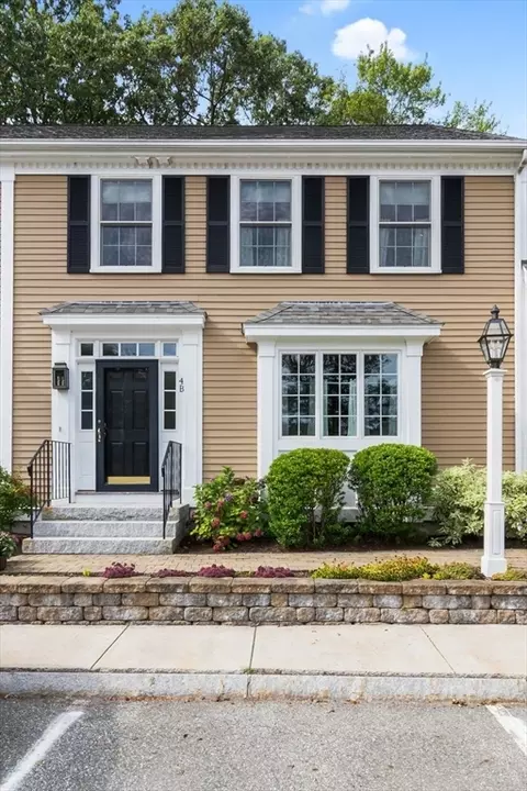 4 Derby Ln #B, Salisbury, MA 01952