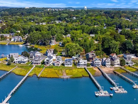 12 Fosters Pt, Beverly, MA 01915