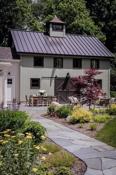 Exterior - 16 Pinecroft Rd, Weston, MA 02493 photo 2 of 4