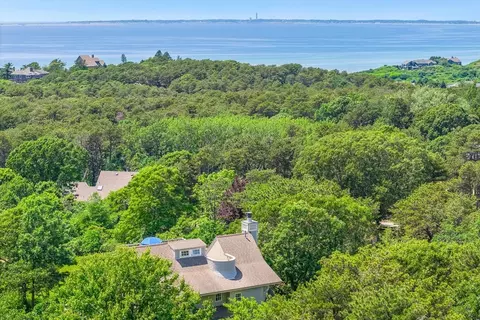 27 Fishermans Rd, Truro, MA 02666