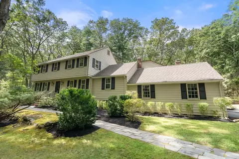 11 Grove St, Wayland, MA 01778