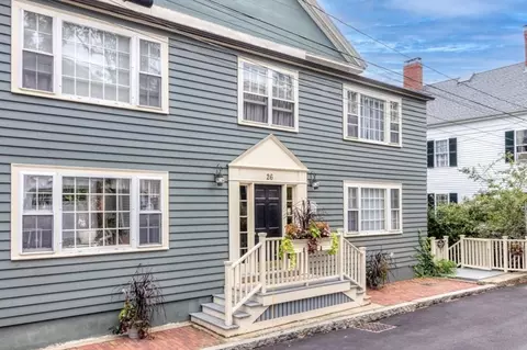 26 Summer St #7, Marblehead, MA 01945