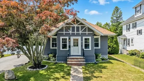 86 Hill St, Norwood, MA 02062