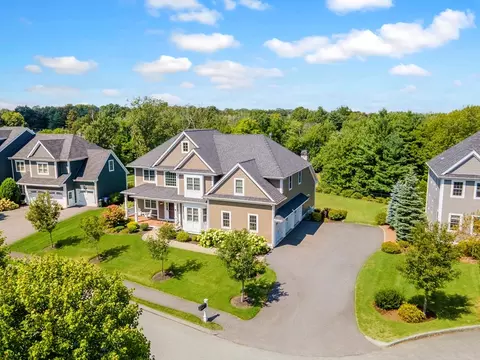 20 Hunters Ln, Natick, MA 01760