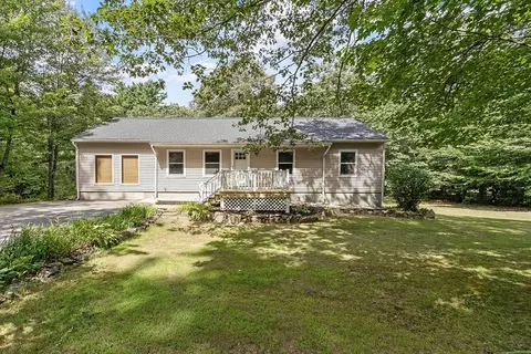 39 Holt Rd, Ashburnham, MA 01430