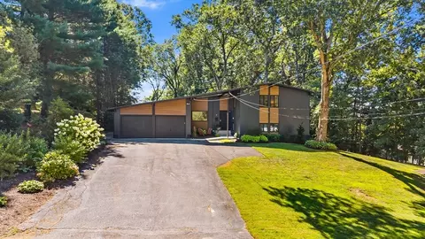 21 Bosworth Rd, Framingham, MA 01701
