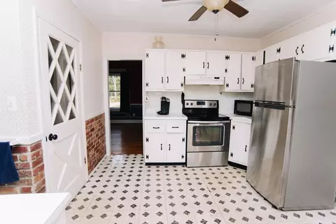 Kitchen - 78 Holyoke St, Easthampton, MA 01027 photo 2 of 5