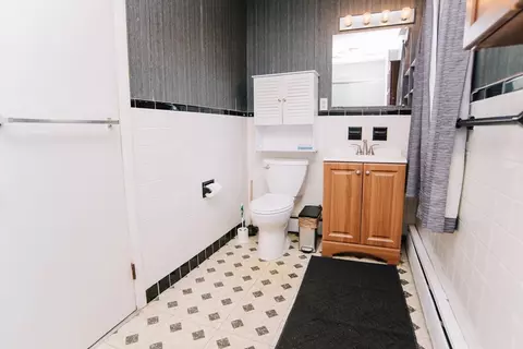 Bath - 78 Holyoke St, Easthampton, MA 01027 photo 3 of 3