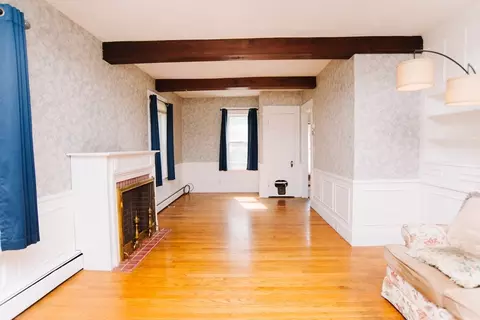 Living - 78 Holyoke St, Easthampton, MA 01027 photo 3 of 8