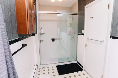 Bath - 78 Holyoke St, Easthampton, MA 01027 photo 2 of 3