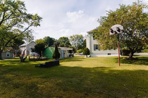 Exterior - 78 Holyoke St, Easthampton, MA 01027 photo 6 of 7