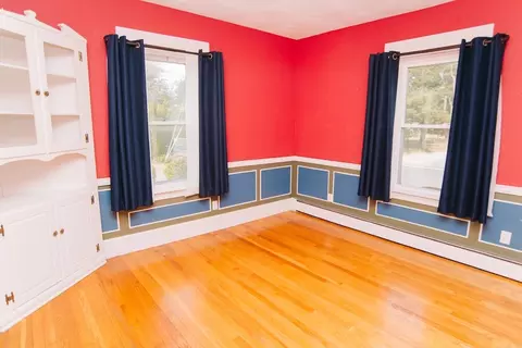 Living - 78 Holyoke St, Easthampton, MA 01027 photo 8 of 8