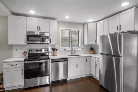 41 Arlington Rd, Dedham, MA 02026 photo 5