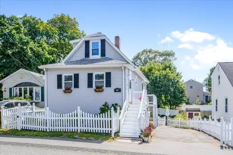 41 Arlington Rd, Dedham, MA 02026