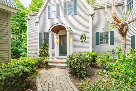 213 Garden St #213, Needham, MA 02492
