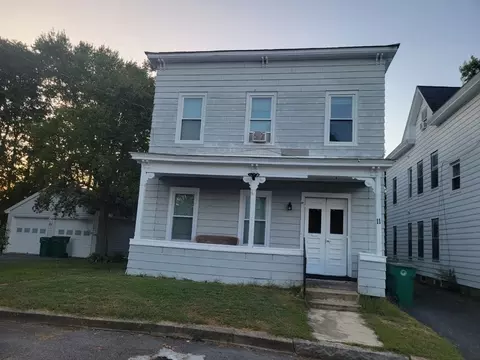 11 Doane St, Fitchburg, MA 01420