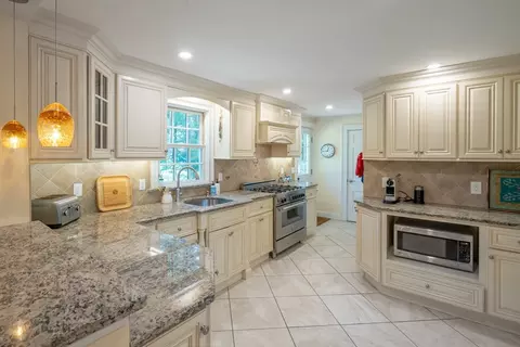 96 Conant, Weston, MA 02493 photo 22