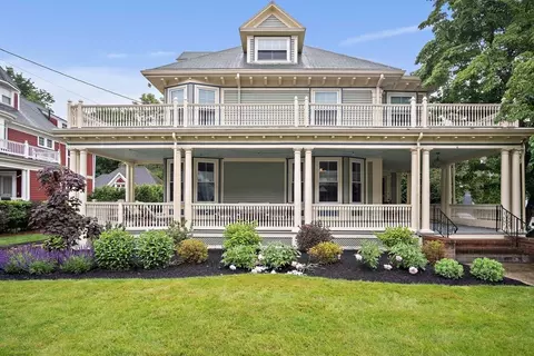 9 Arlington Rd, Woburn, MA 01801