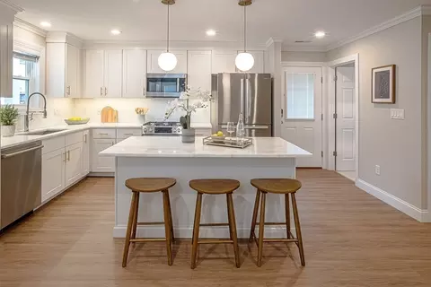 15 Mickelson Ln #15, Bedford, MA 01730