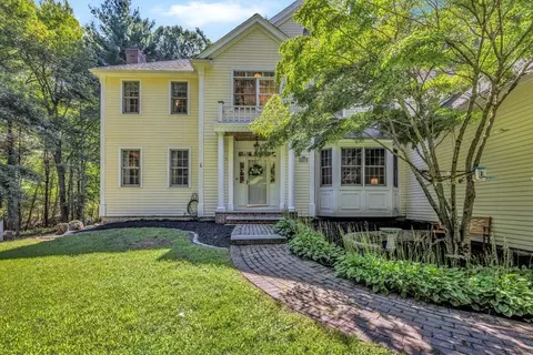 55 Shipyard Ln, Pembroke, MA 02359
