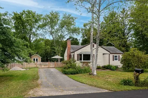 23 John St, Easthampton, MA 01027