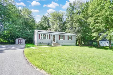 19 Ruthven St, Springfield, MA 01128