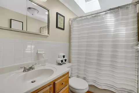 19 Ruthven St, Springfield, MA 01128 photo 9