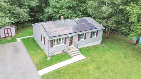 19 Ruthven St, Springfield, MA 01128 photo 2