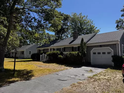 199 Hamden Cir, Hyannis, MA 02601