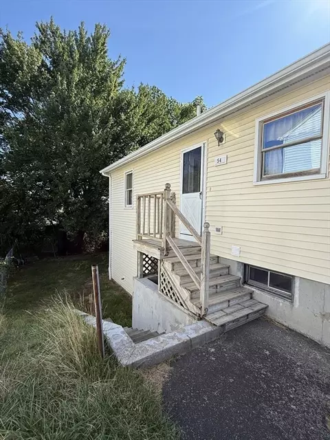54 Pondview Dr, Fall River, MA 02721 photo 4