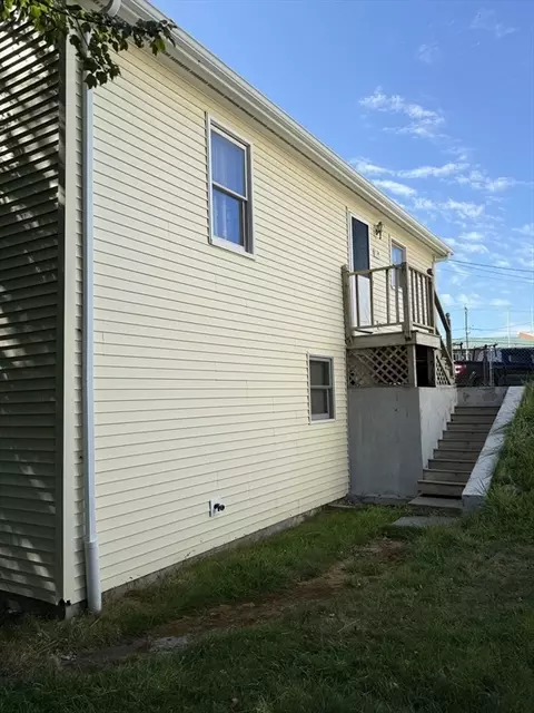 54 Pondview Dr, Fall River, MA 02721 photo 5