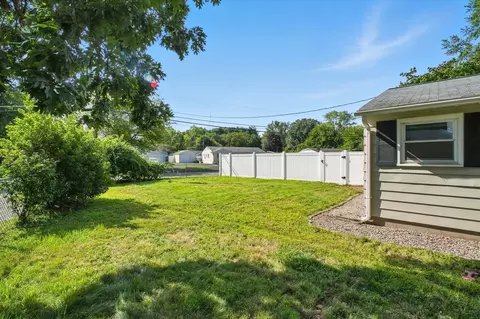 Exterior - 19 Harbour Rd, Springfield, MA 01118 photo 6 of 9
