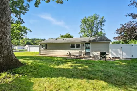 Exterior - 19 Harbour Rd, Springfield, MA 01118 photo 7 of 9