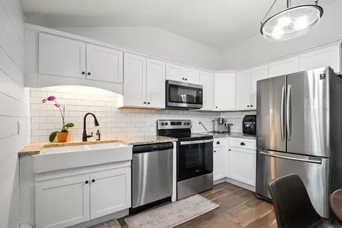 Kitchen - 19 Harbour Rd, Springfield, MA 01118 photo 2 of 2