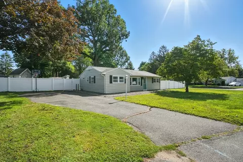 Exterior - 19 Harbour Rd, Springfield, MA 01118 photo 3 of 9