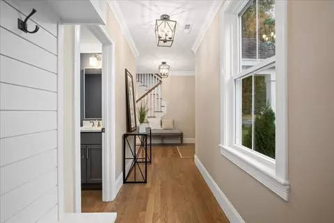Entry Way - 11 Waring Rd, Natick, MA 01760 photo 3 of 4