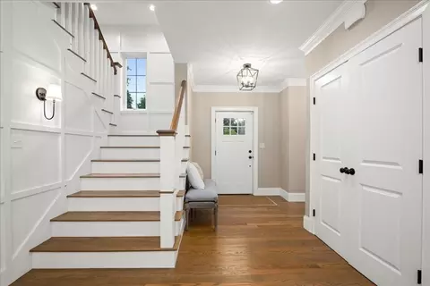 Entry Way - 11 Waring Rd, Natick, MA 01760 photo 2 of 4
