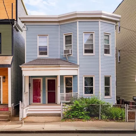 7 Palermo St #7, Cambridge, MA 02141