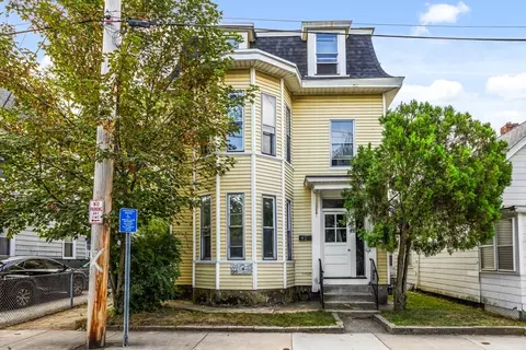 62 W 6th St, Lowell, MA 01850
