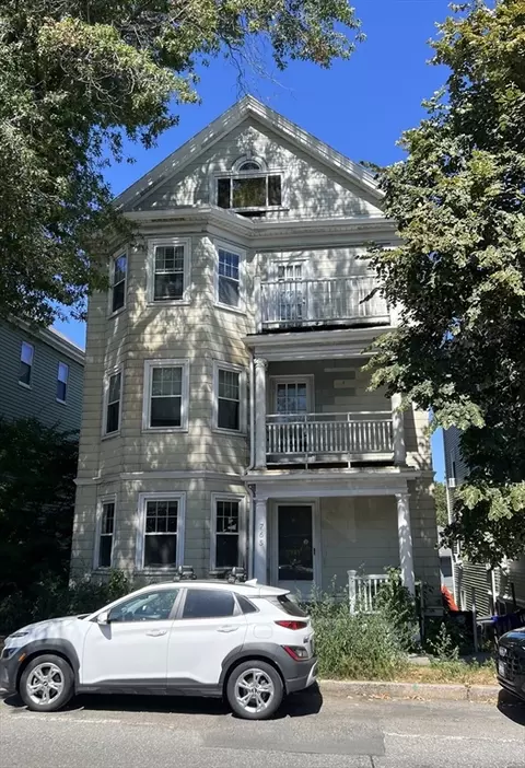 765 Boylston St #1, Chestnut Hill, MA 02467