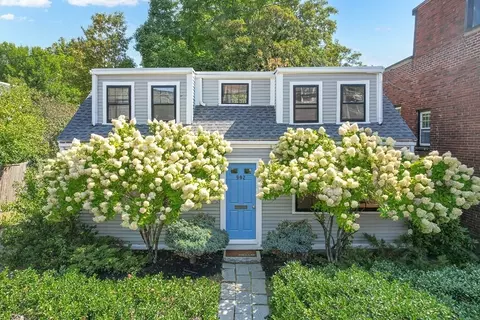 992 Chestnut St, Newton, MA 02464