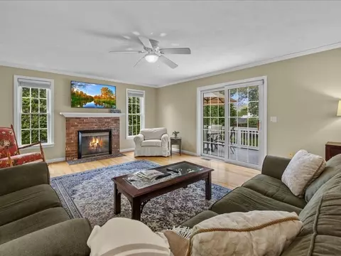 20 Pokanoket Path, Wrentham, MA 02093 photo 11