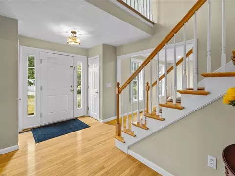 20 Pokanoket Path, Wrentham, MA 02093 photo 3