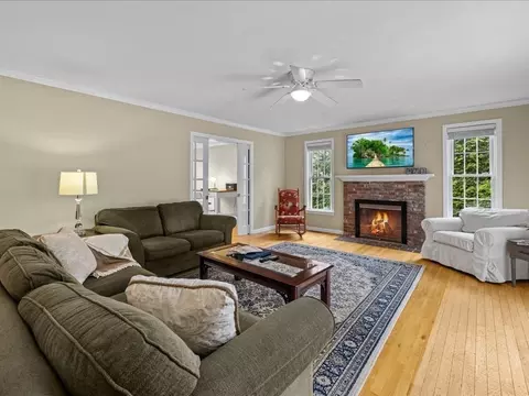 20 Pokanoket Path, Wrentham, MA 02093 photo 10