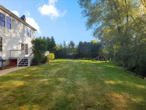 20 Pokanoket Path, Wrentham, MA 02093 photo 37